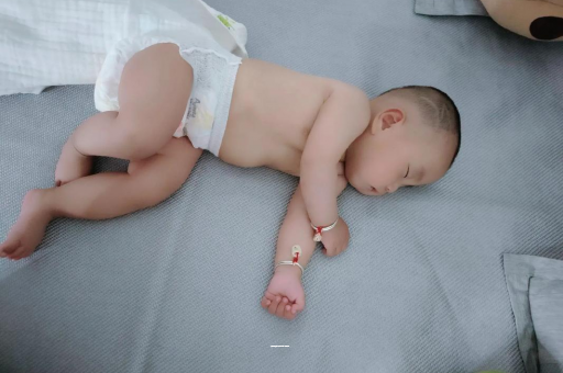 云南三个月宝宝头围